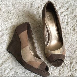 Brown/Gold Suede Wedges